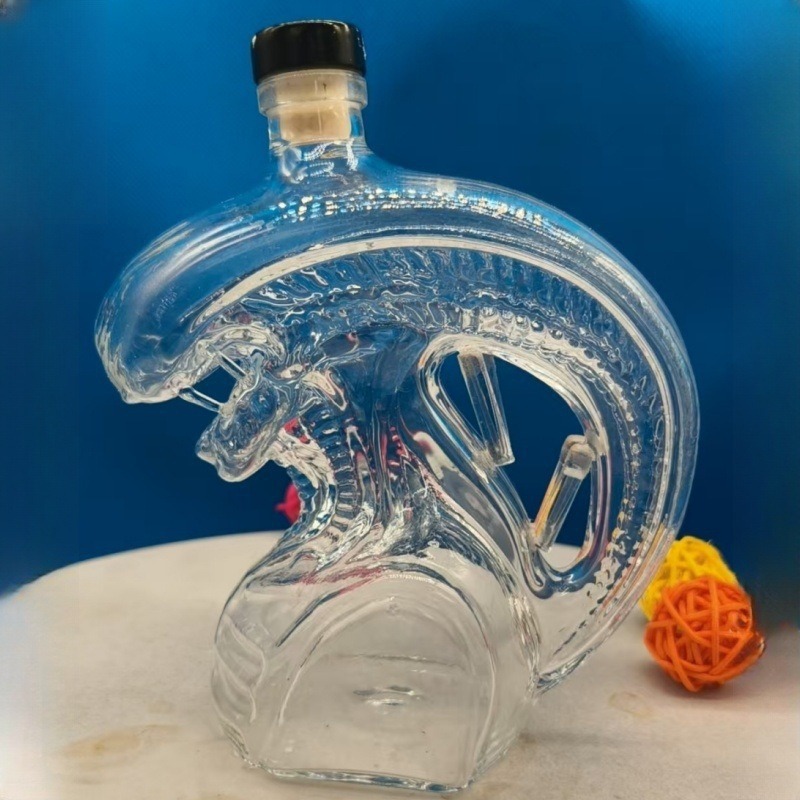 قارورة ويسكي على شكل كائن فضائ - مراجعة Glass Decanter Whiskey وسعره