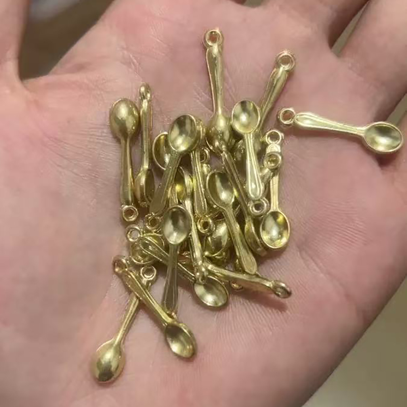 100 قطعة ملعقة صغيرة سحر مطلية - مراجعة Gold Cutlery Flatware وسعره