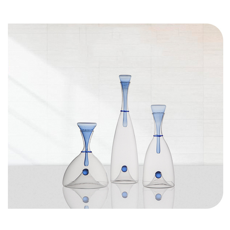 قارورة زجاجية عصرية بتصميم بسي - مراجعة Glass Decanter Whiskey وسعره