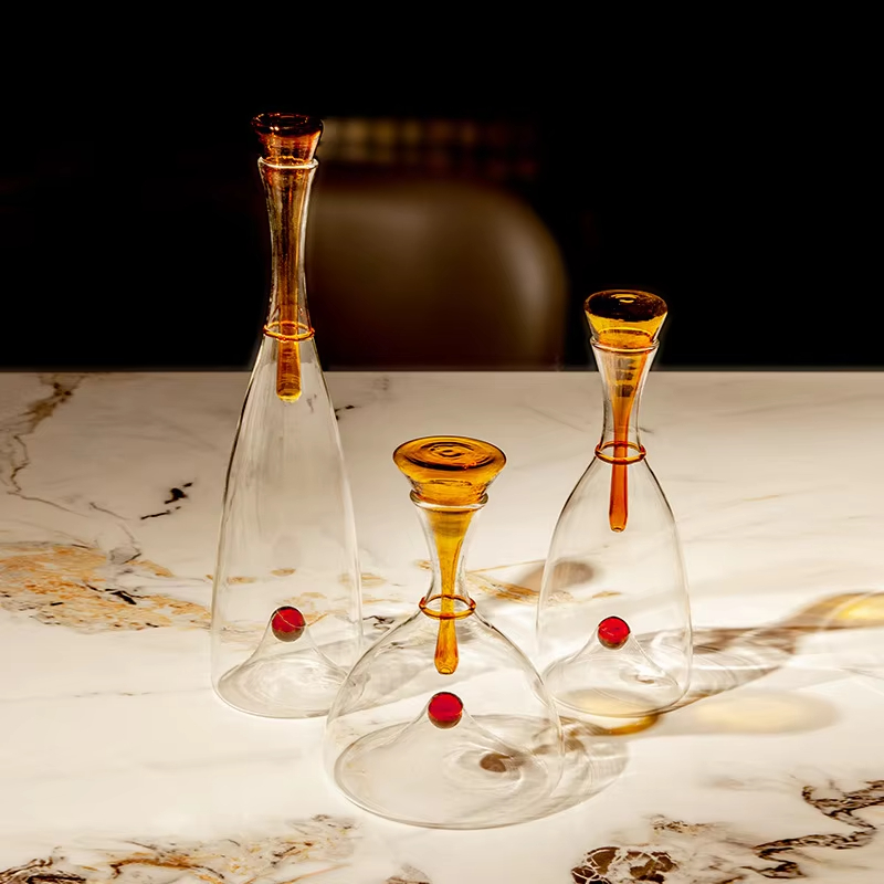 قارورة زجاجية عصرية بتصميم بسي - مراجعة Glass Decanter Whiskey وسعره