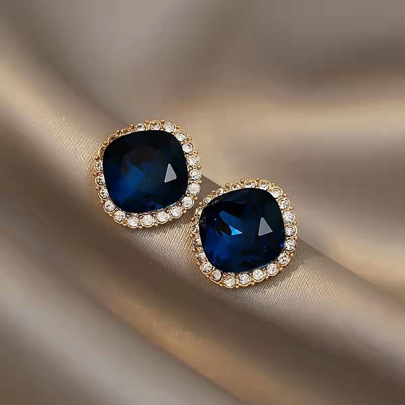 أقراط أنيقة بتصميم فاخر على ال - مراجعة Luxury Lifestyle Jewelry وسعره