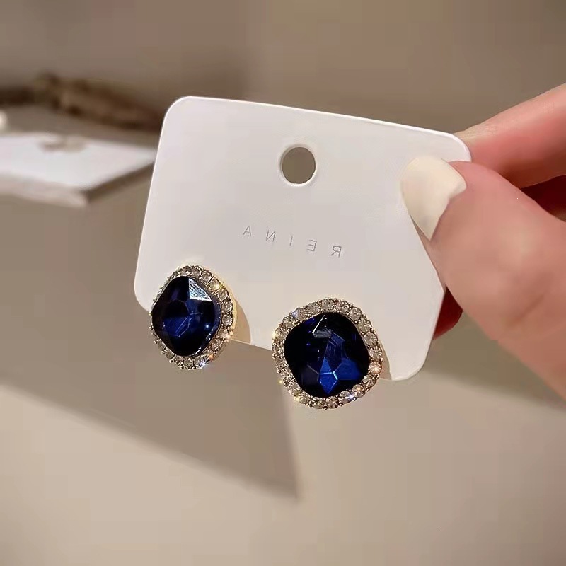 أقراط أنيقة بتصميم فاخر على ال - مراجعة Luxury Lifestyle Jewelry وسعره