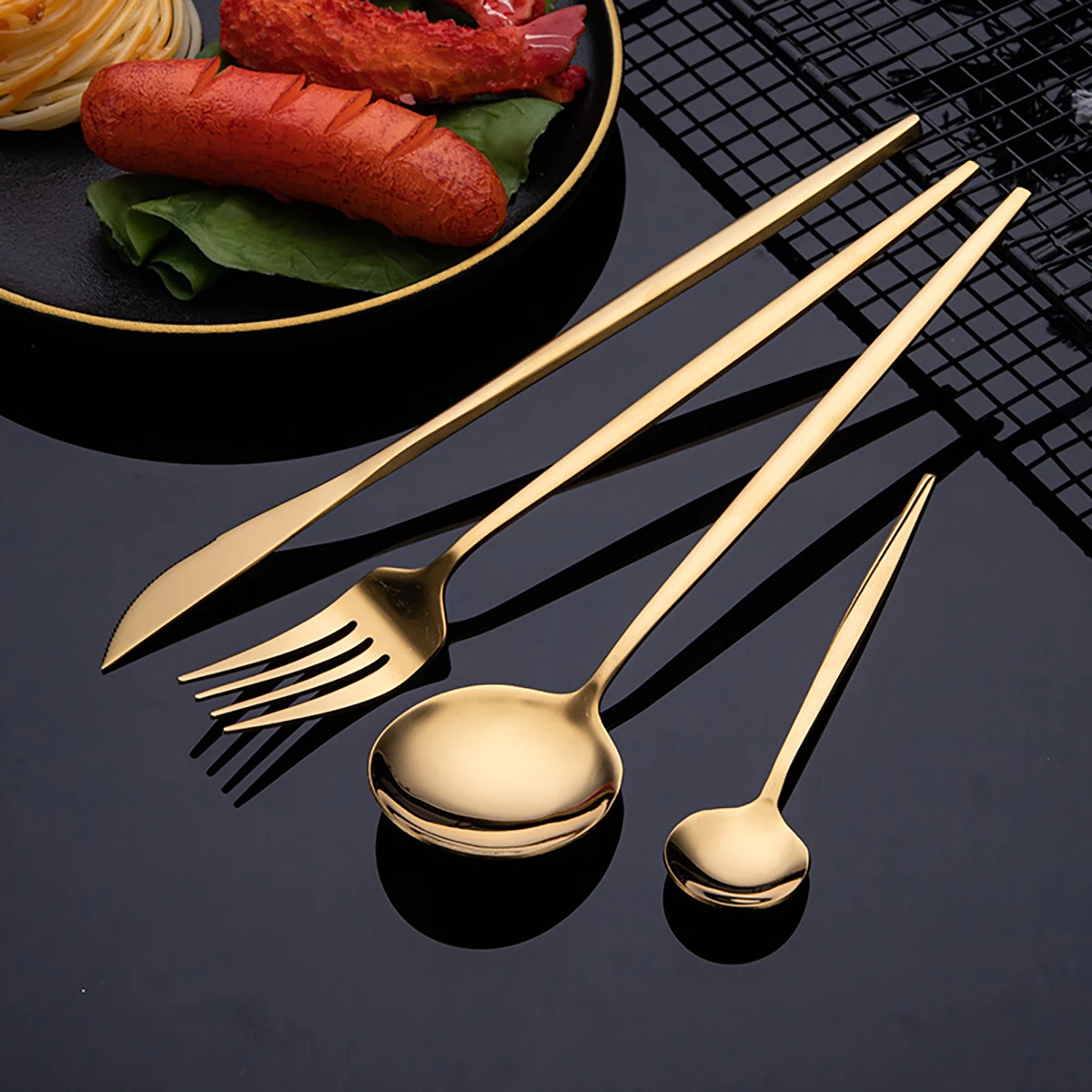 طقم أدوات مائدة ذهبي من الفولا - مراجعة Gold Cutlery Flatware وسعره