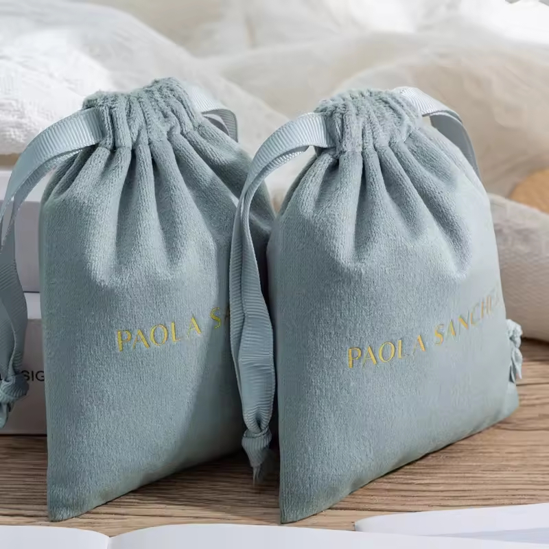 حقيبة مخملية فاخرة مطبوعة بشعا - مراجعة Scented Candle Luxury وسعره
